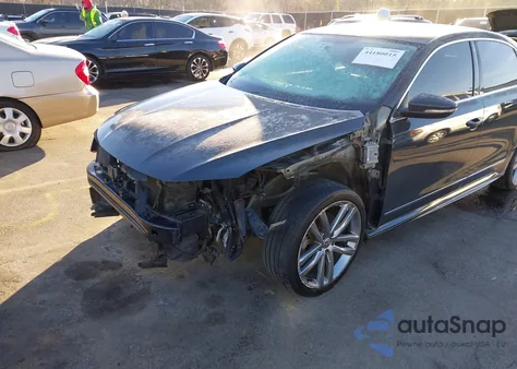 2017 Volkswagen Passat 1.8T R-Line z USA, uszkodzony, nr VIN 1VWDT7A37HC027391